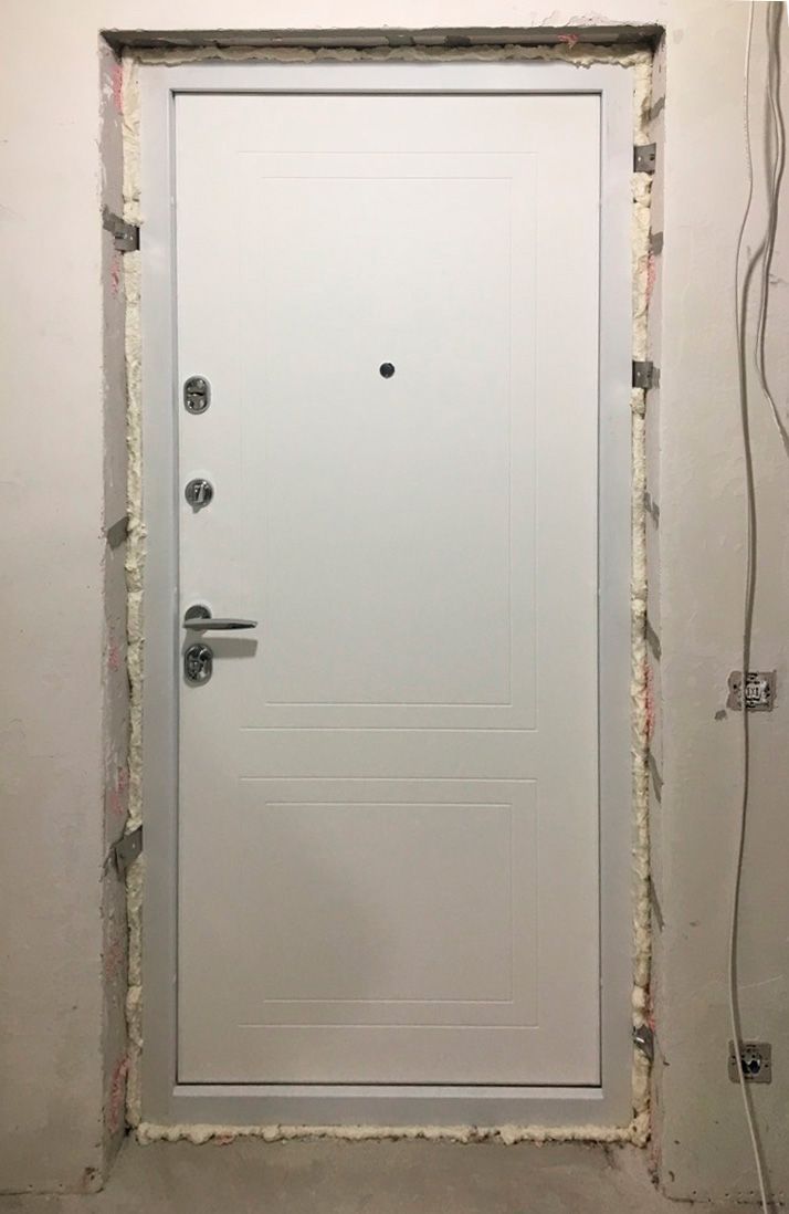 Входная дверь в квартиру 538АР1 вид изнутри